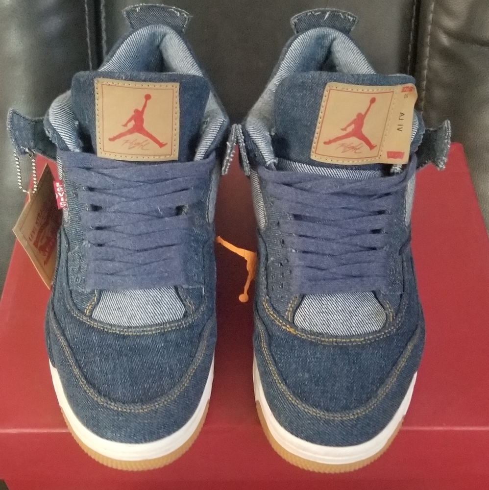 Sz 10 Jordans x Levi's
